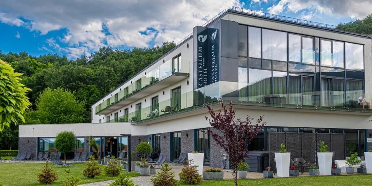 Castellum Hotel Hollókő